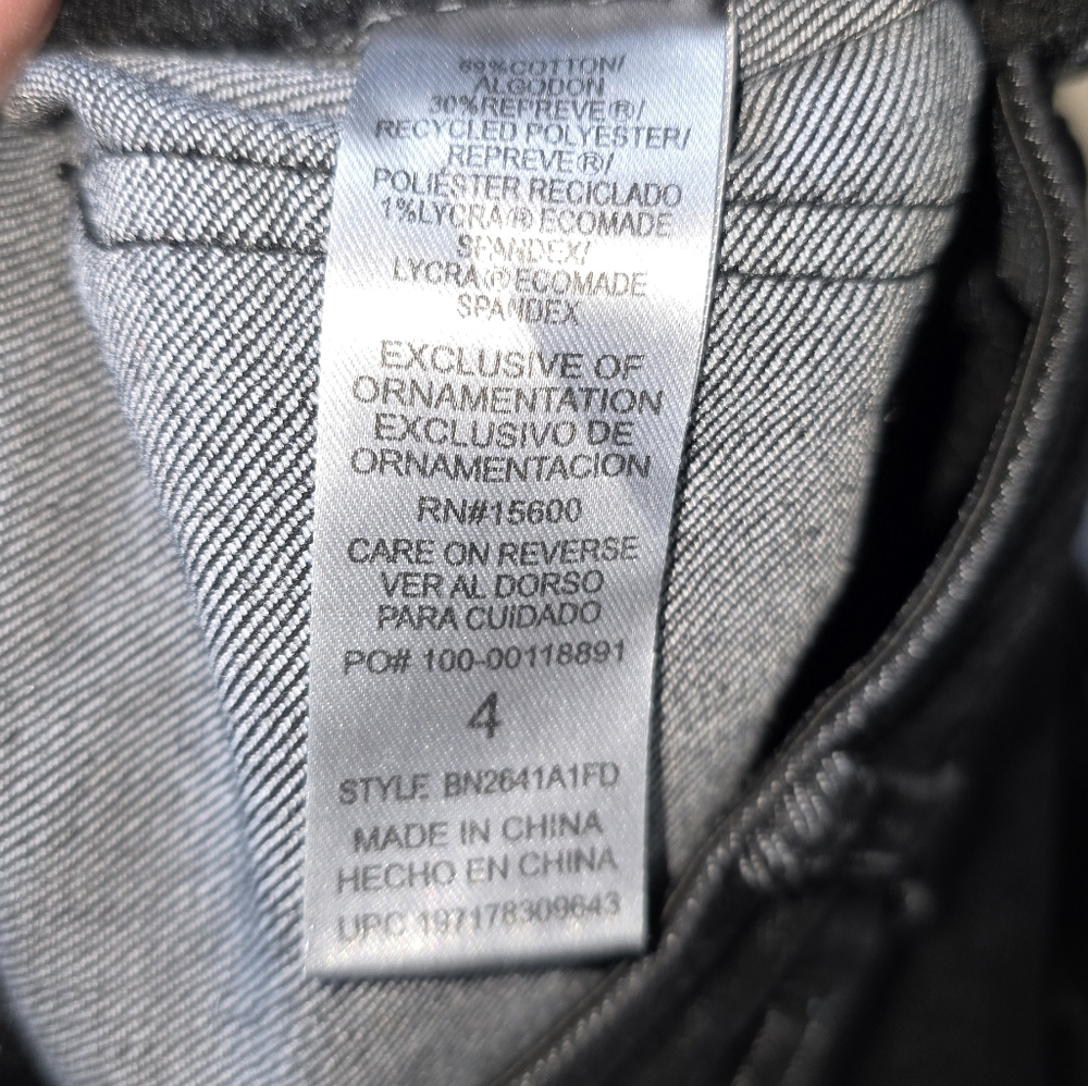Democracy Ab Solution Black Cropped Jean Size 4 NWOT - Picture 9 of 10